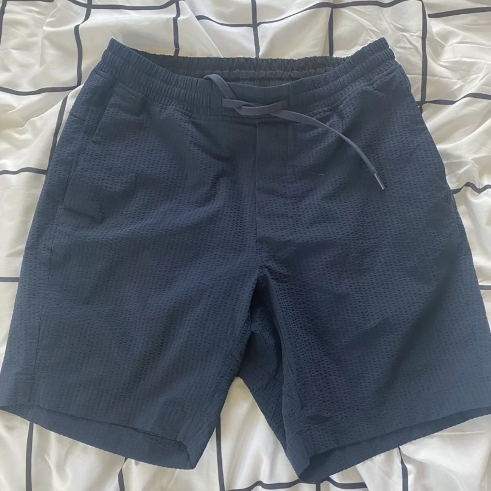 Lululemon Bowline shorts. Seersucker 8”
